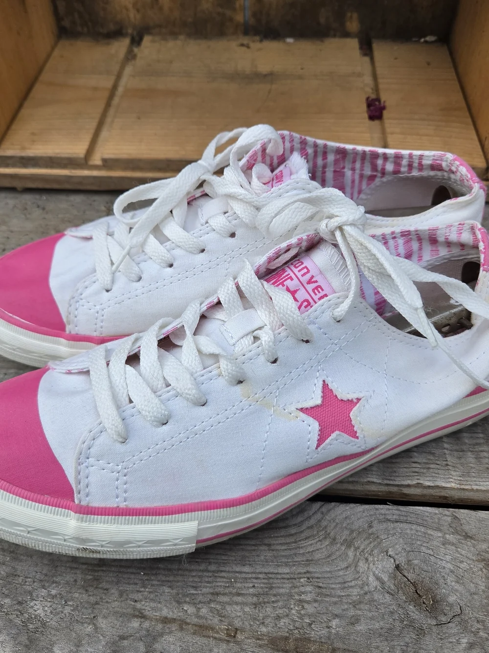 Converse White Canvas Sneakers with Pink Toe and Star Accents